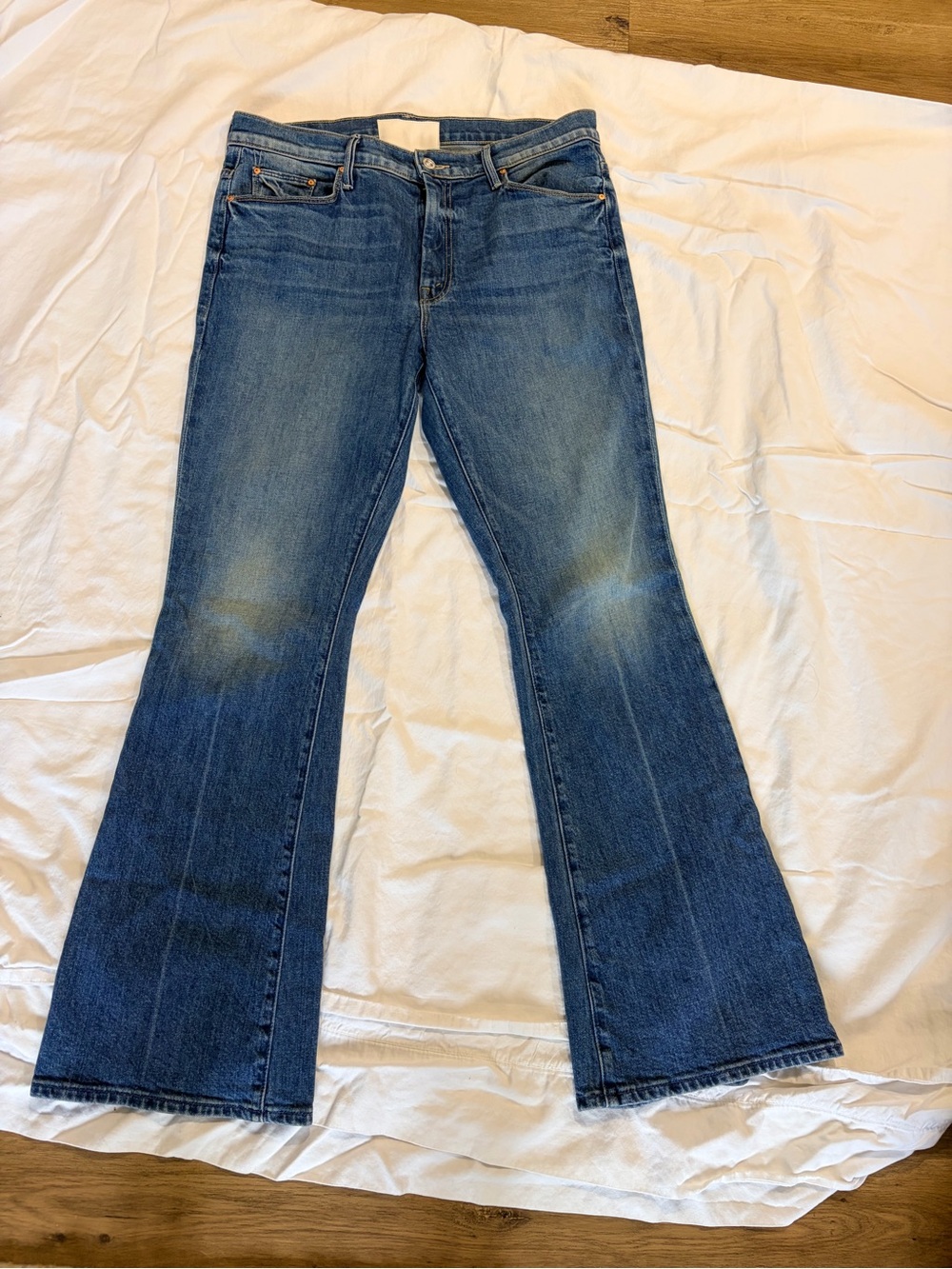 MOTHER Women’s weekend Flare jeans